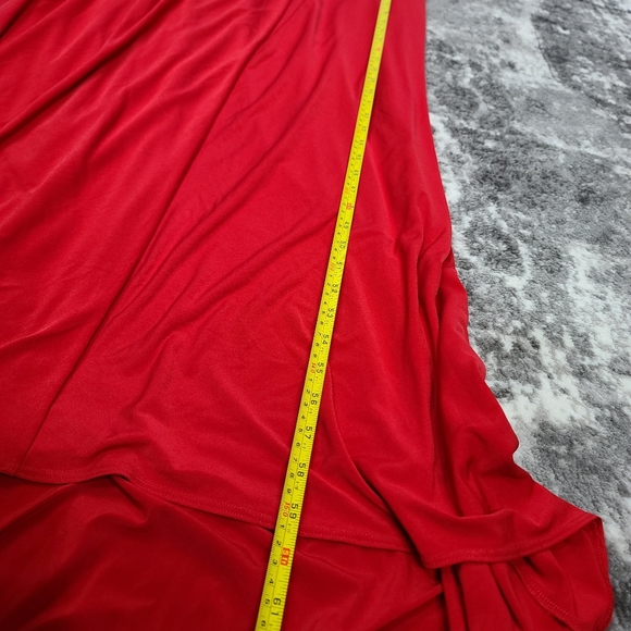 Vera Wang Red Sleeveless Formal Train  Form Fitting Ruched Off Shoulder Zip - Picture 10 of 11